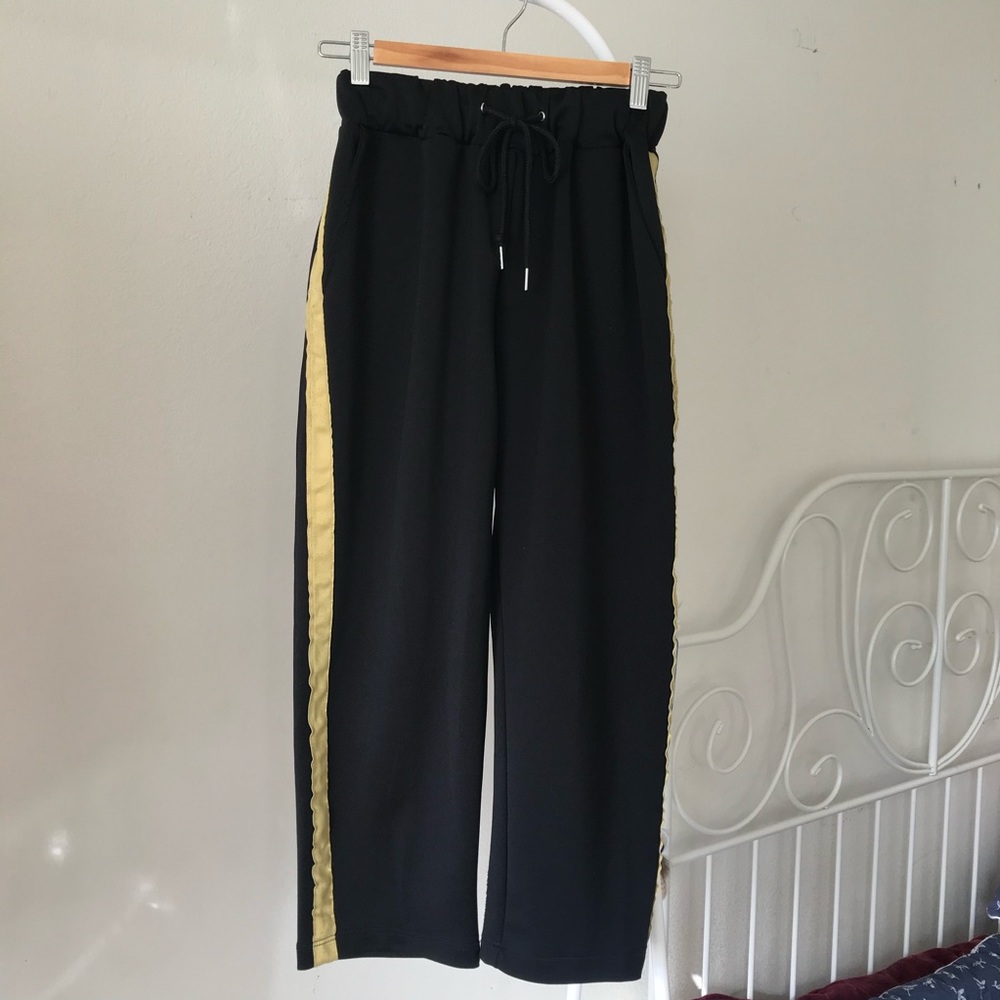 Stylenanda side strip capri/ankle pants